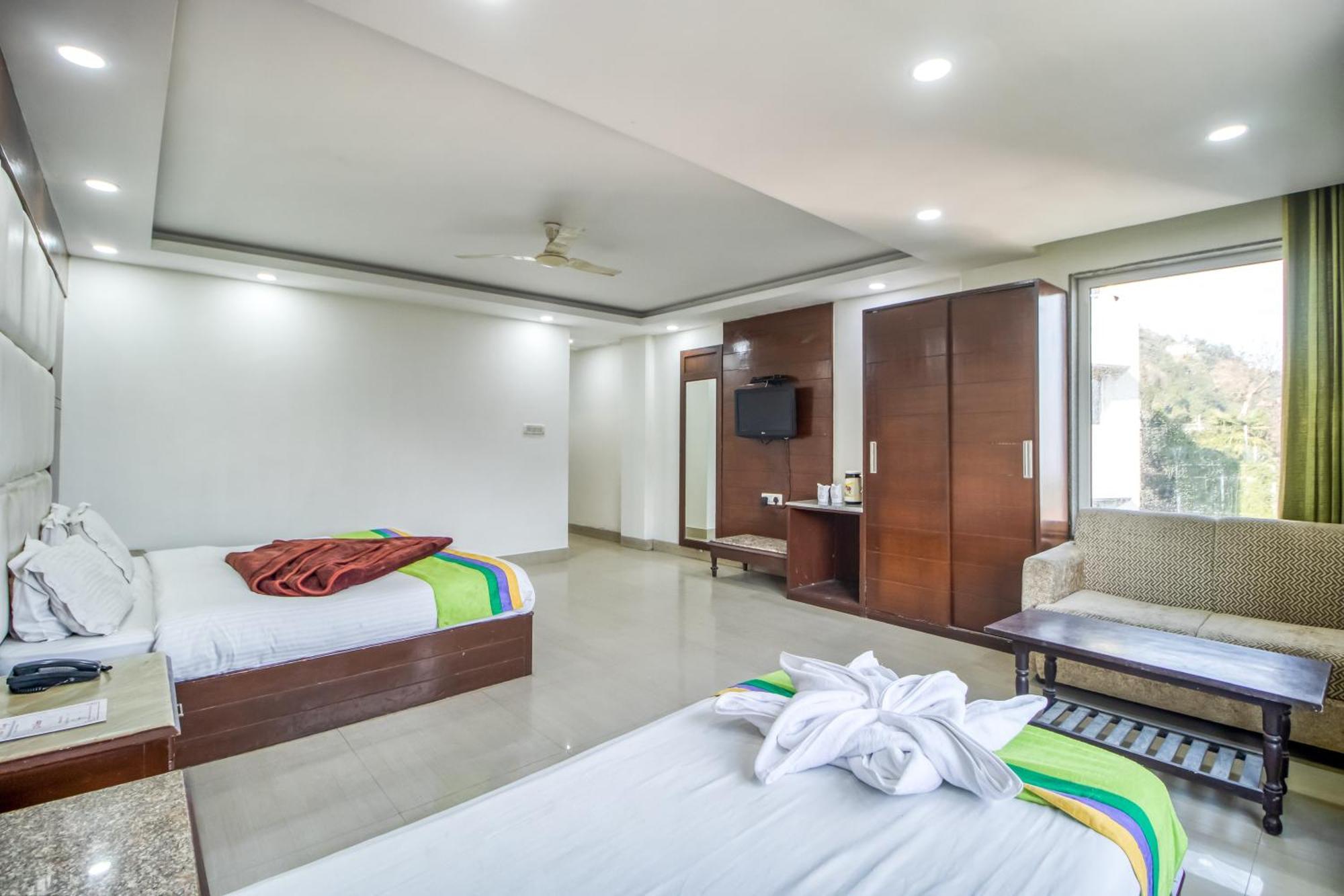 Deep Hotel Mussoorie Exterior photo