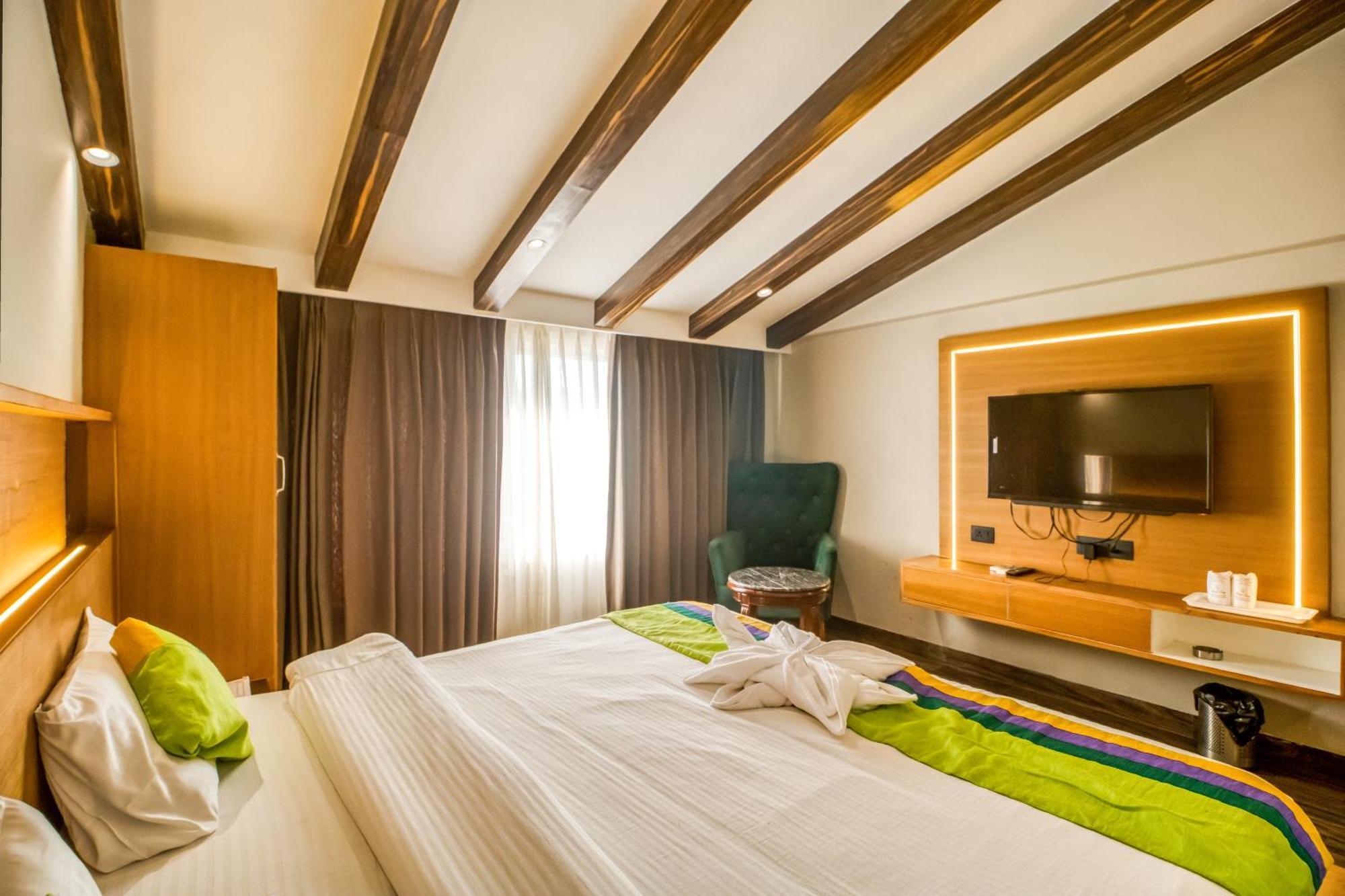 Deep Hotel Mussoorie Exterior photo